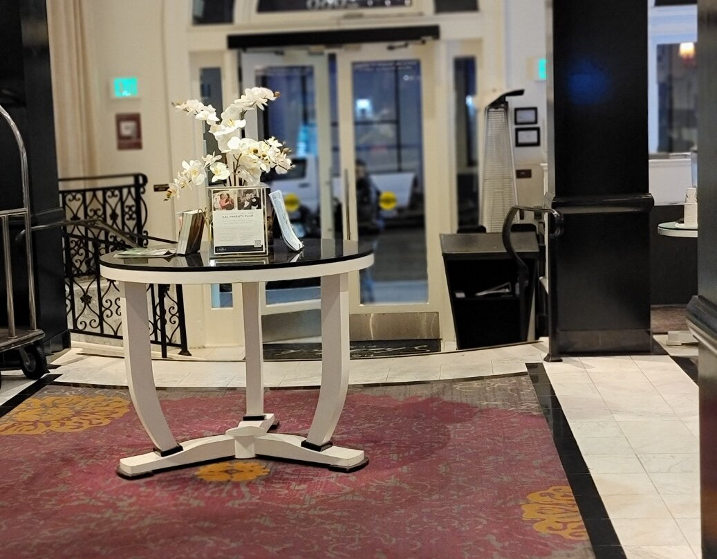 沙特克广场酒店主图