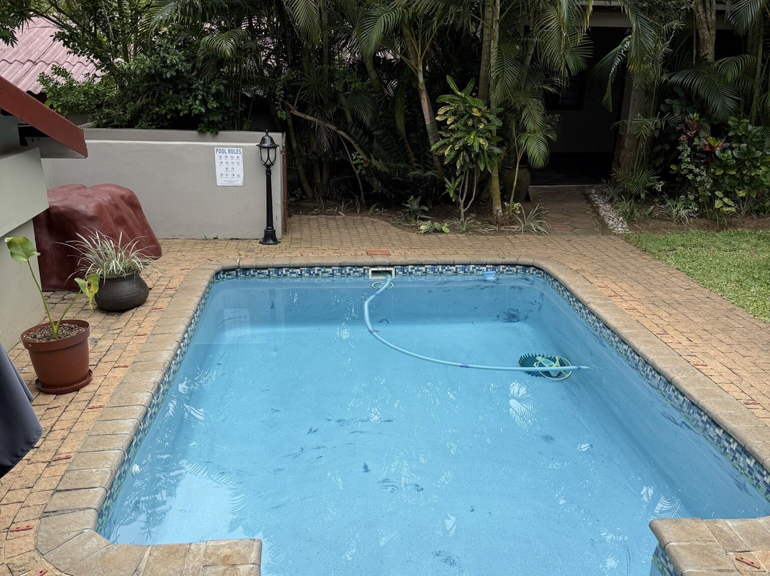 At Heritage House主图