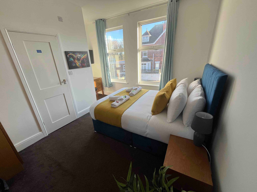 The Linden Leaf Hotel主图