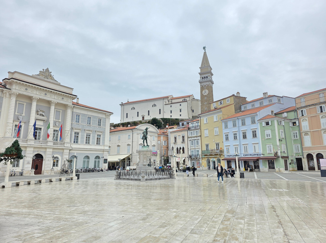 塔替尼广场（Tartinijev trg）-皮兰必去景点