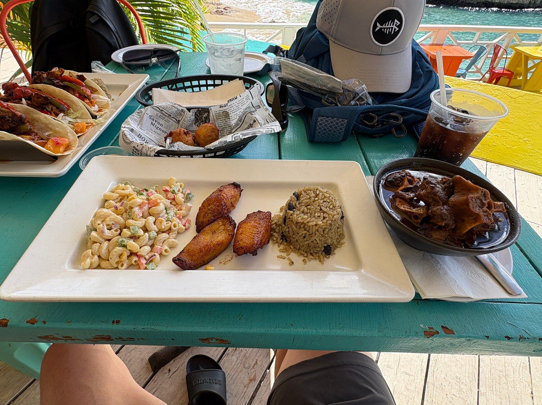 Sunset Bar & Grill-马霍必去景点