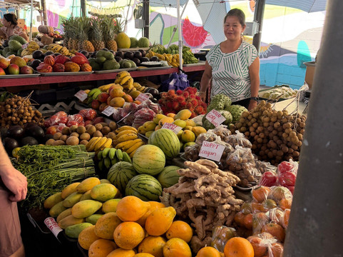 希洛农贸市场-希洛必去景点