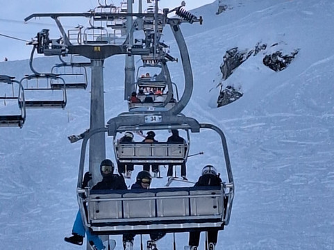 Independent Snowboard School-韦比尔必去景点