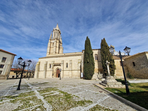 Colegiata de San Miguel-Ampudia必去景点