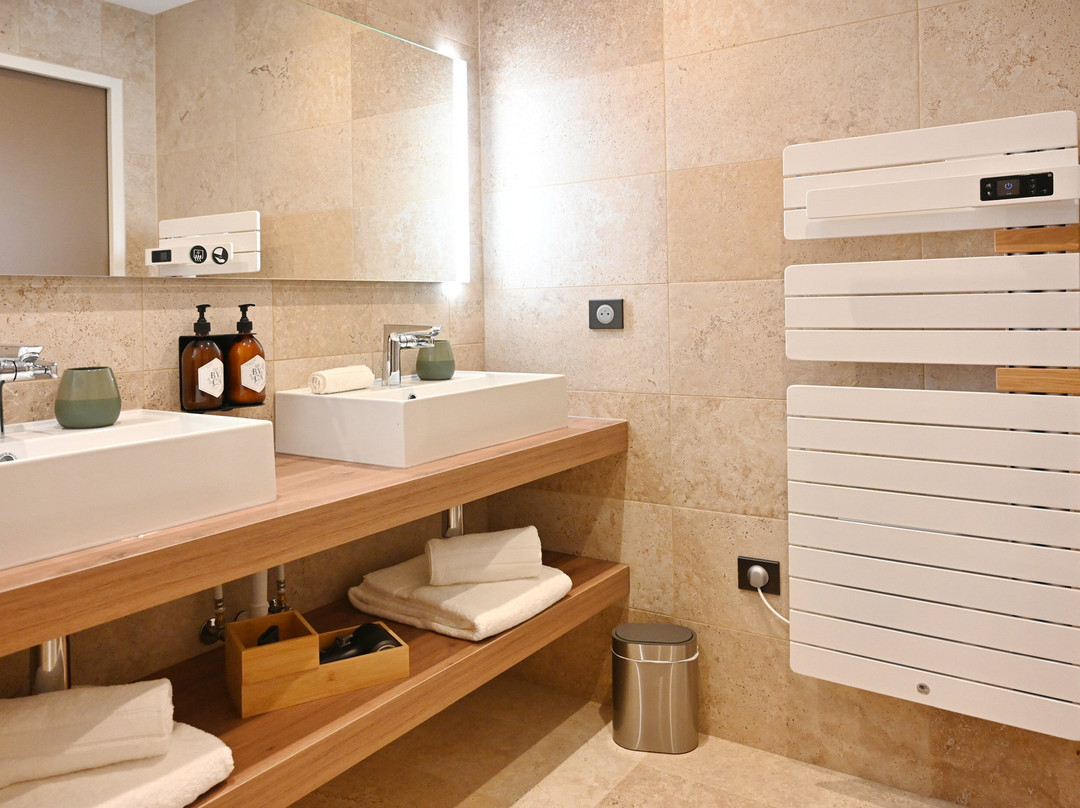 Walnut Bistro & Suites