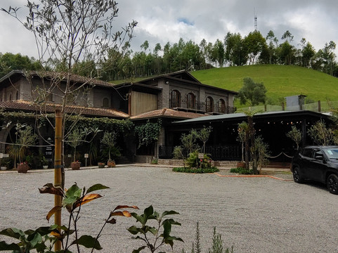 Familia Fardo Vinícola-Quatro Barras必去景点