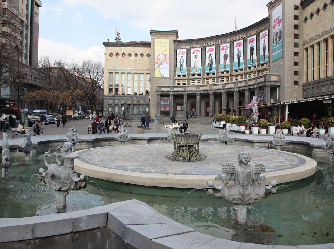Charles Aznavour Square-埃里温必去景点