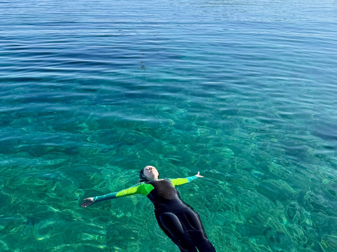 Explorer Family Boat-科尔丘拉岛必去景点
