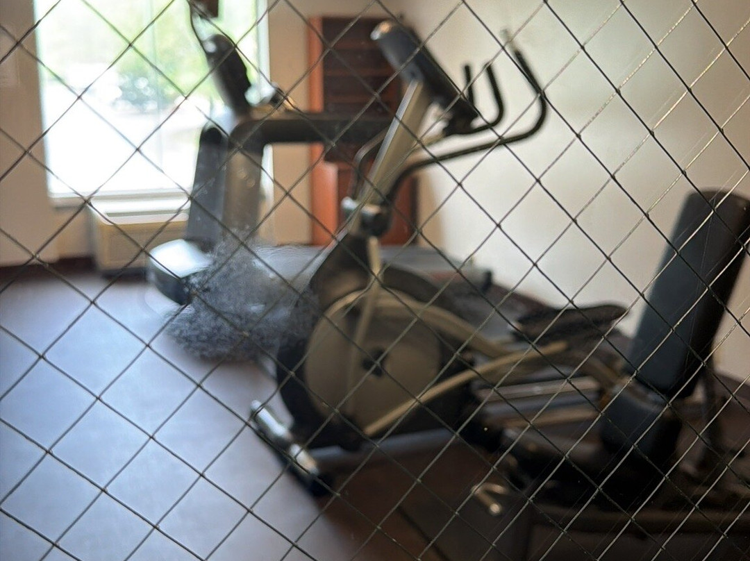 东部舒适套房酒店主图