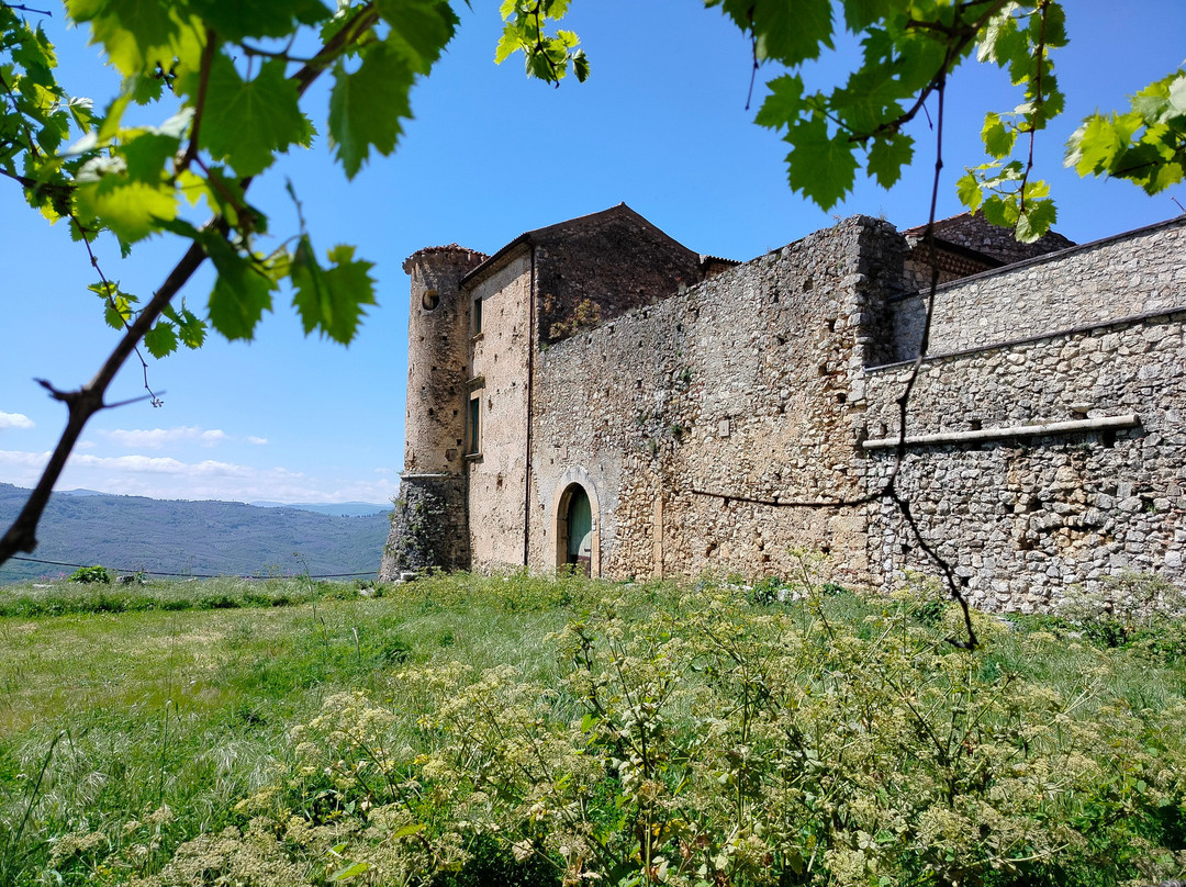 Grotta del Santuario di San Michele Arcangelo-Sant'Angelo a Fasanella必去景点