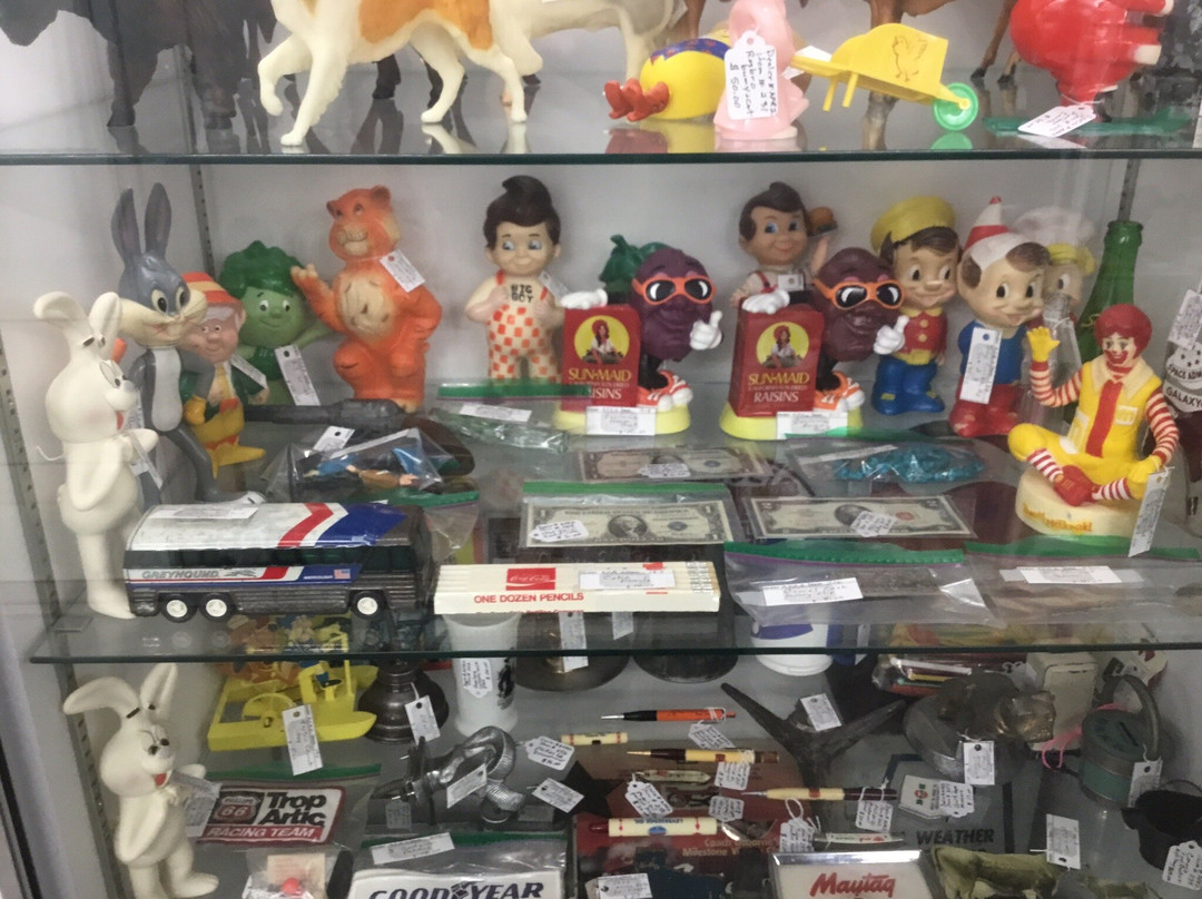 Brass Armadillo Antique Mall-奥马哈必去景点