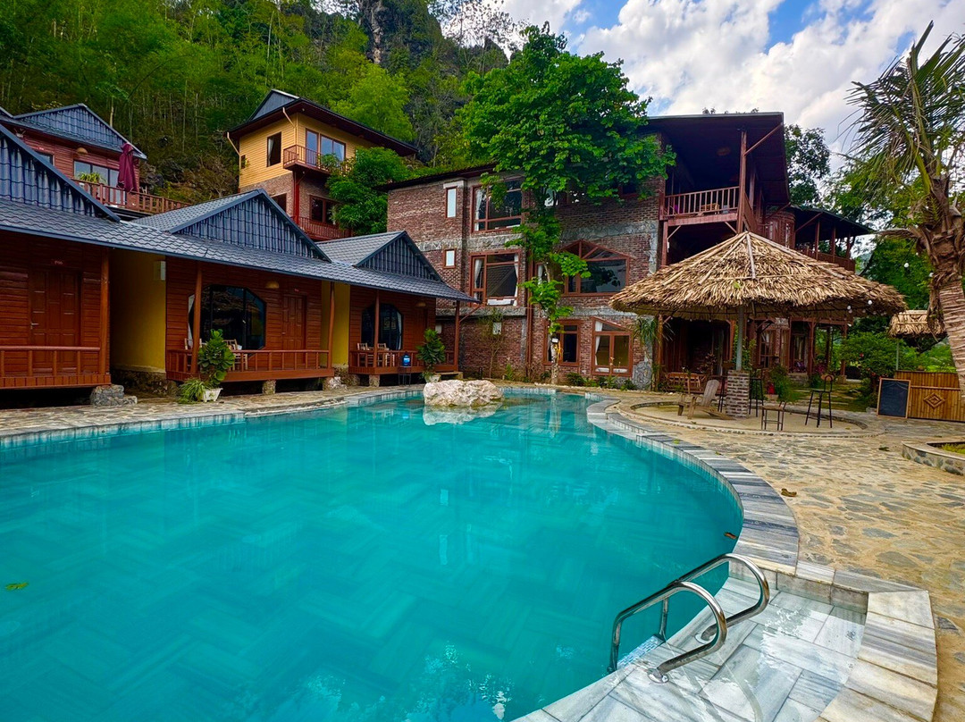 Mai Chau 4 Seasons Hotel & Resort