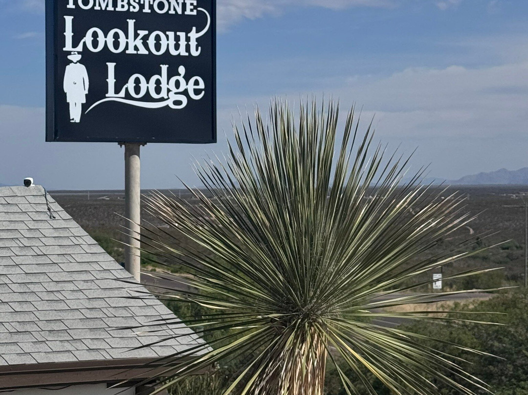 Landmark Lookout Lodge主图