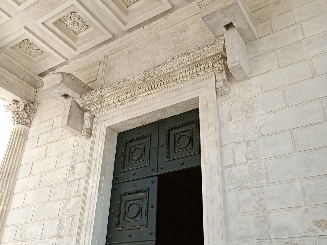 La Maison Carrée Nîmes-尼姆必去景点