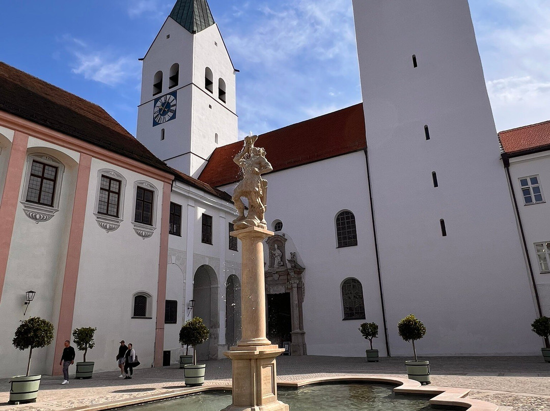 Der Freisinger Dom St. Maria und St. Korbinian-弗赖辛必去景点