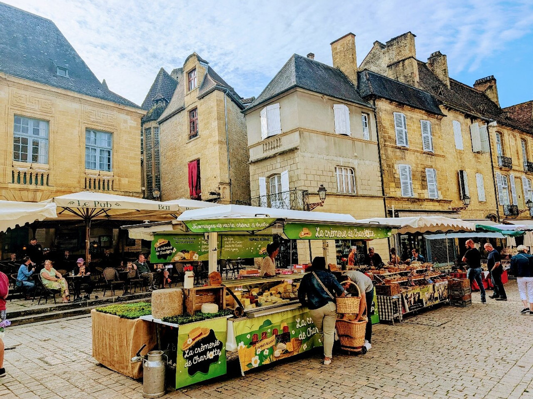Sarlat Market-萨尔拉必去景点