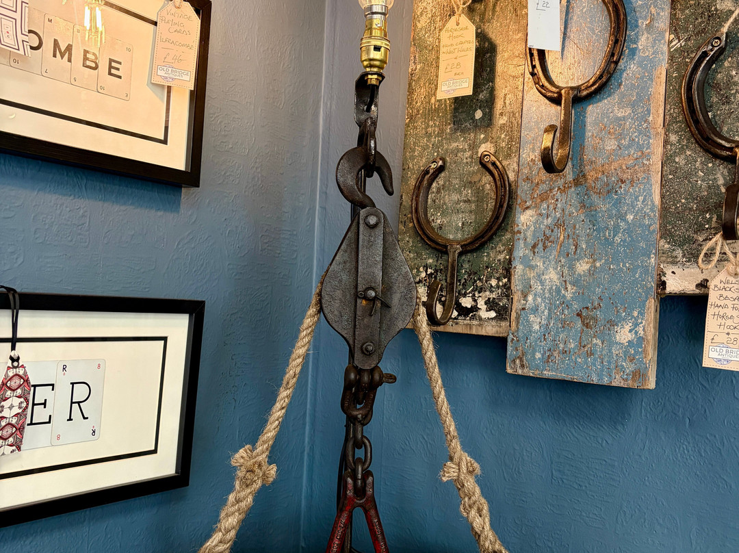 Old Bridge Antiques Centre-比迪福德必去景点