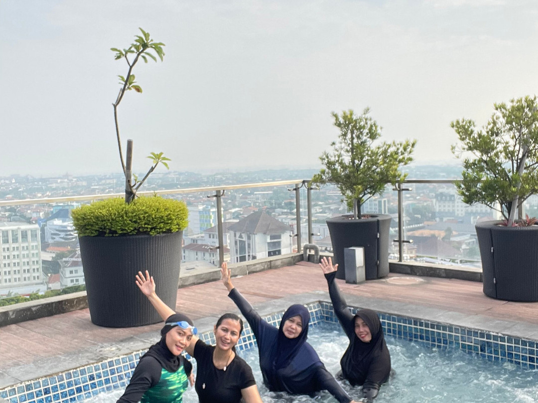 Pinnacle Apartment ( Louis Kienne )主图