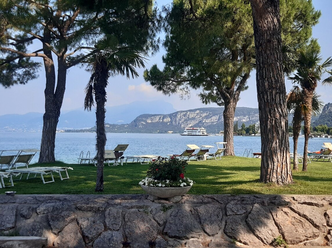 Lido Mirabello Beach-巴尔多利诺必去景点