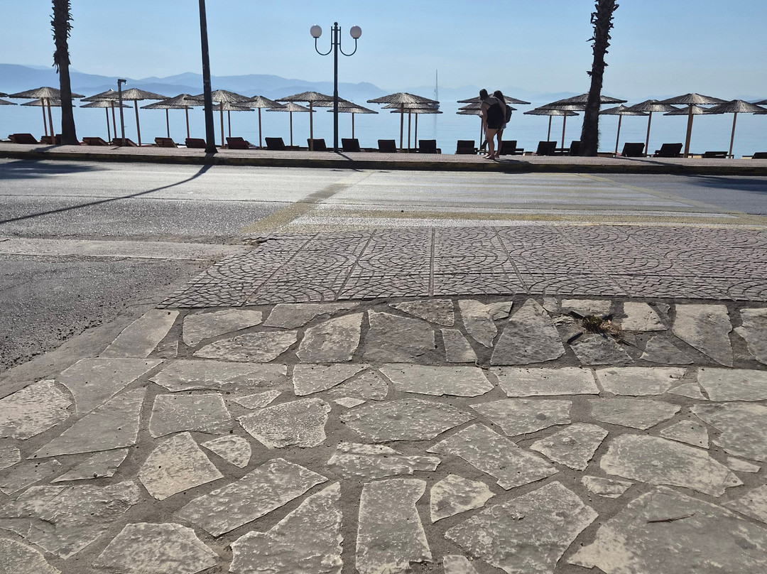 Lavrion Apartments主图