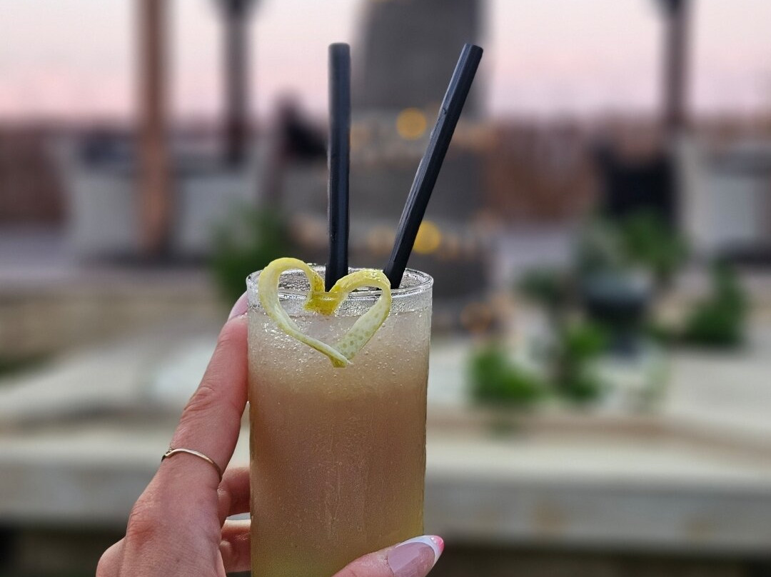 苏塞宫水疗酒店主图