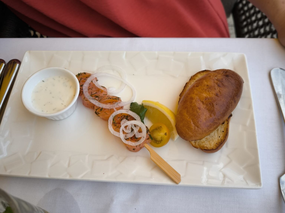 Hôtel Restaurant & SPA Julien主图