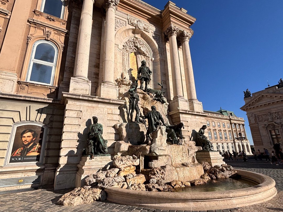 Fountain of King Matthias-布达佩斯必去景点