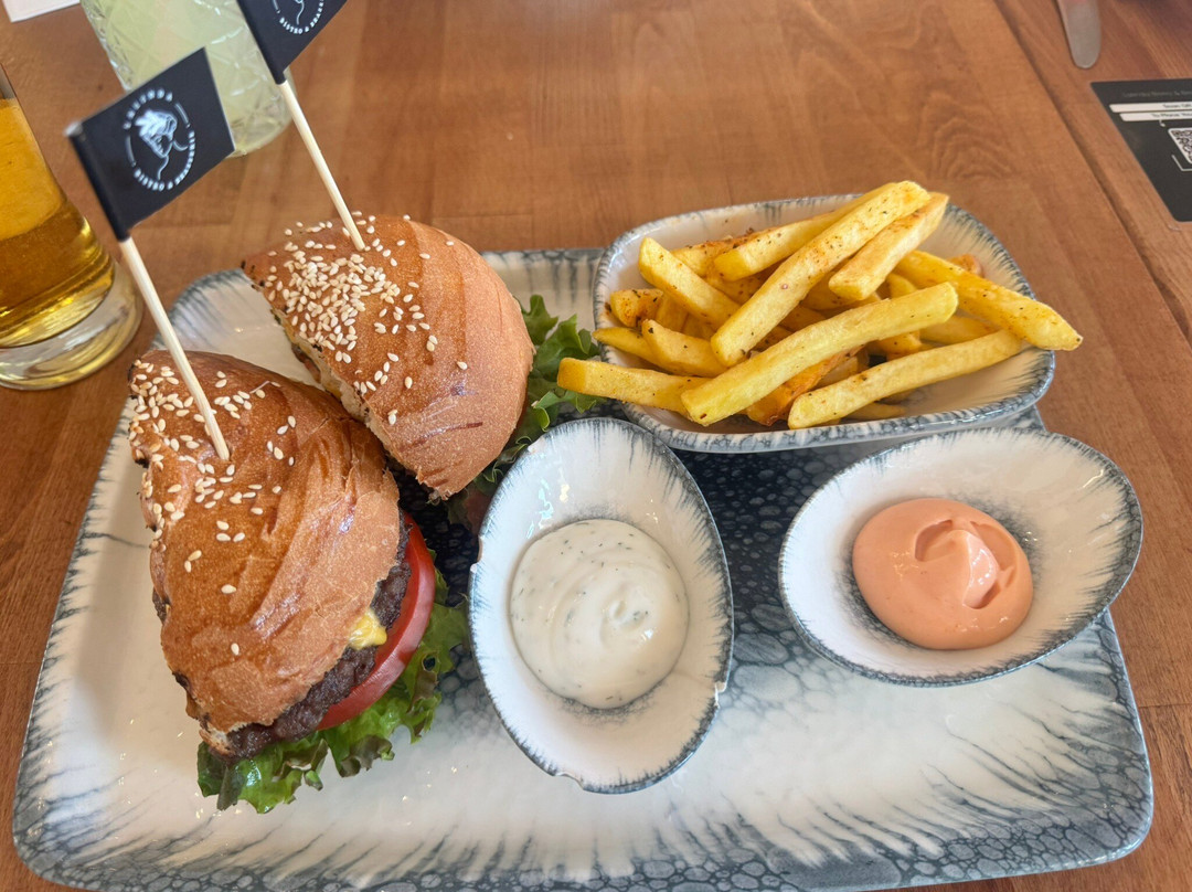 La Linda Bistro & Brasserie