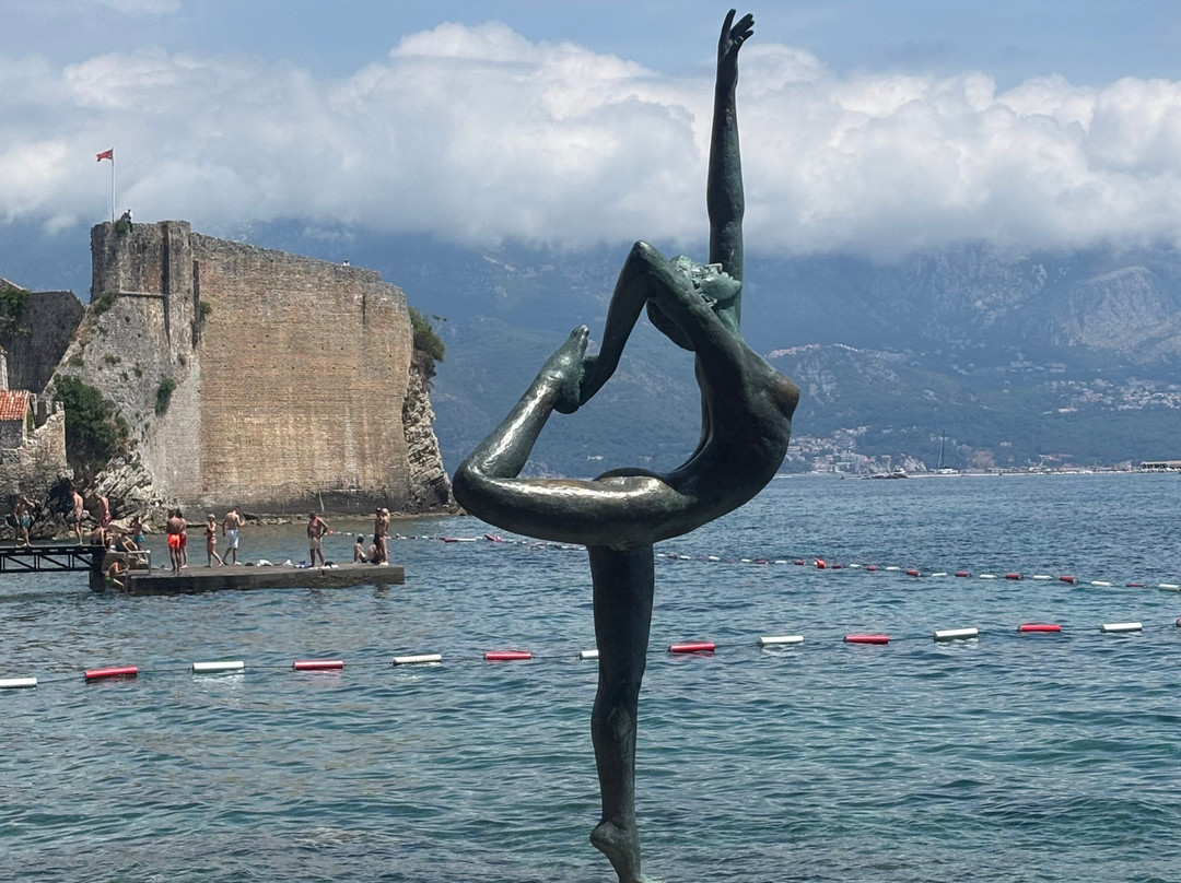 Budva Dancing girl-布德瓦必去景点