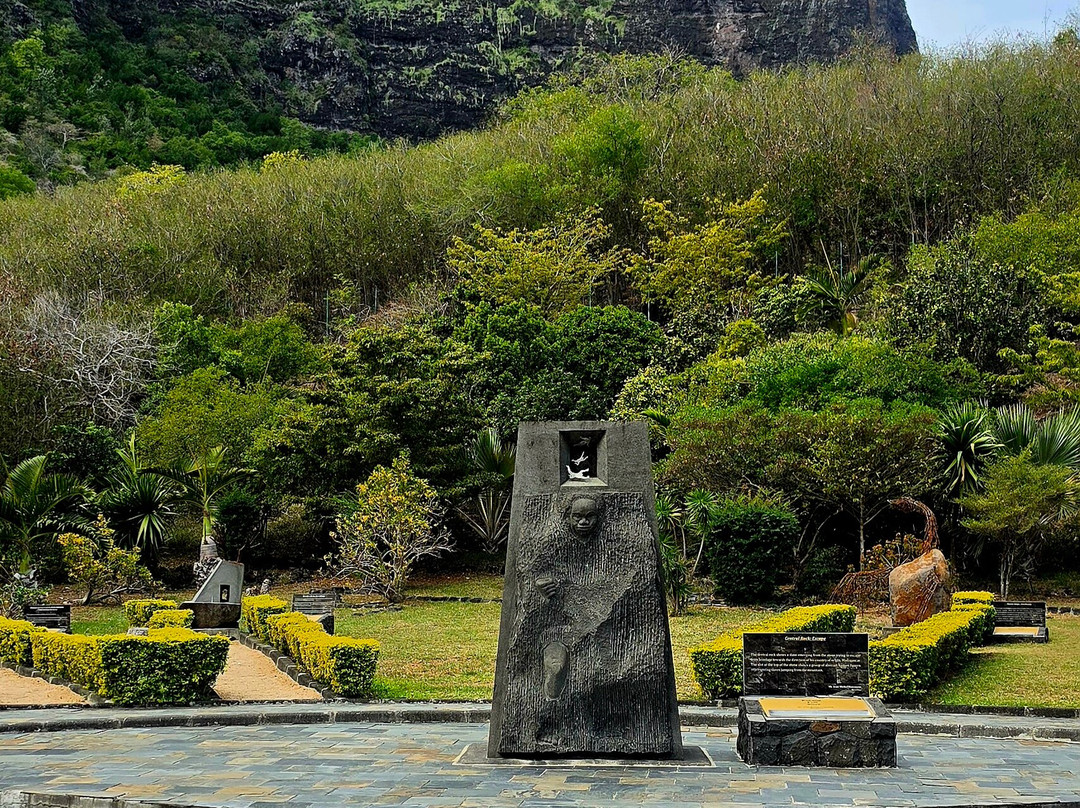 International Slave Route Monument-莫纳山必去景点