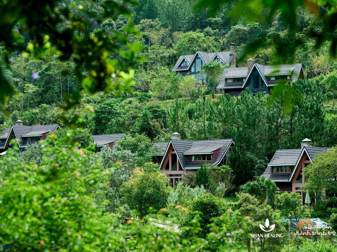 Lat Valley Retreat Village