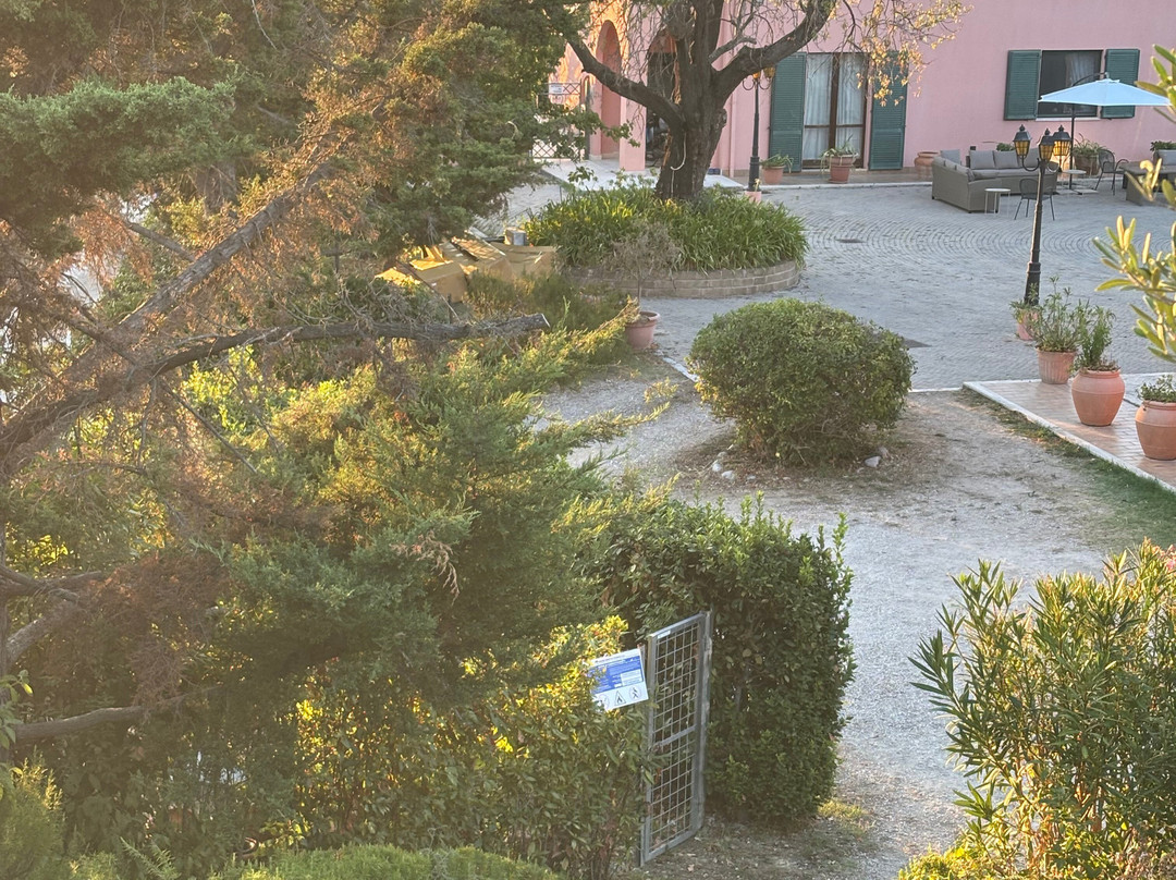 卡兰奇1号乡村酒店及餐厅主图