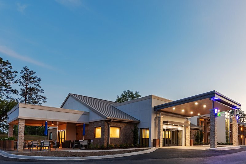 Pitkin酒店住宿-Holiday Inn Express Magnolia House & Cypress Inn