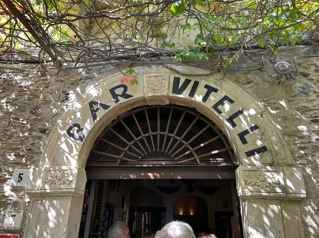 Bar Vitelli-Savoca必去景点