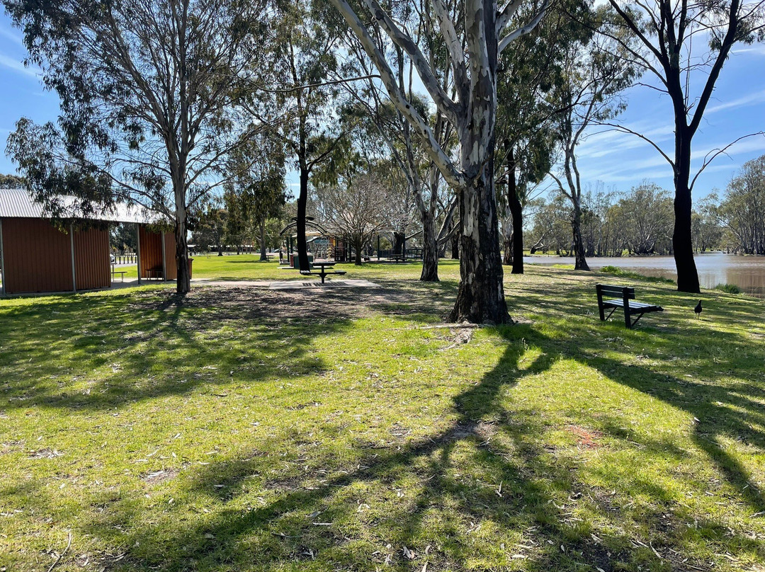 Weir Park-霍舌姆必去景点
