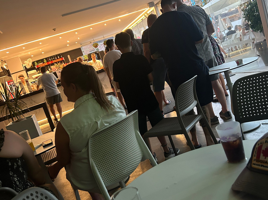 喜悦皮内达斯普拉西酒店主图