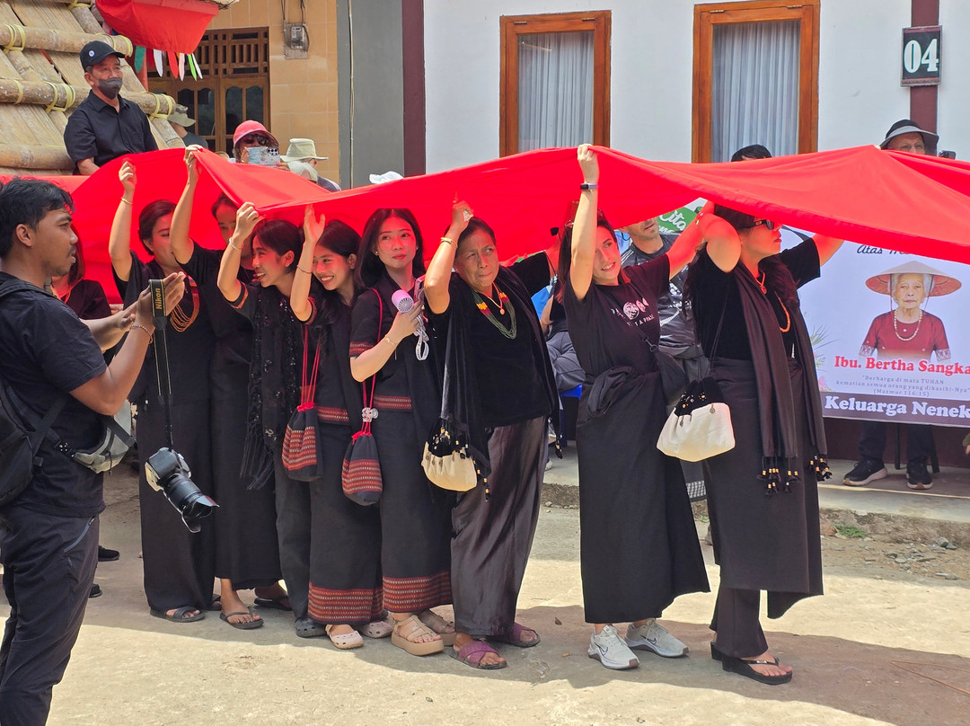 TORAJA TOUR WITH GUIDE SERVICE.-Tana Toraja必去景点