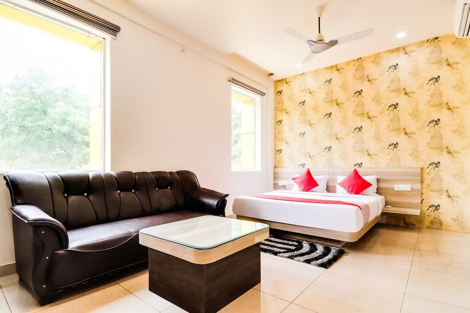 OYO 47305 Hotel Rishabh & Banquet