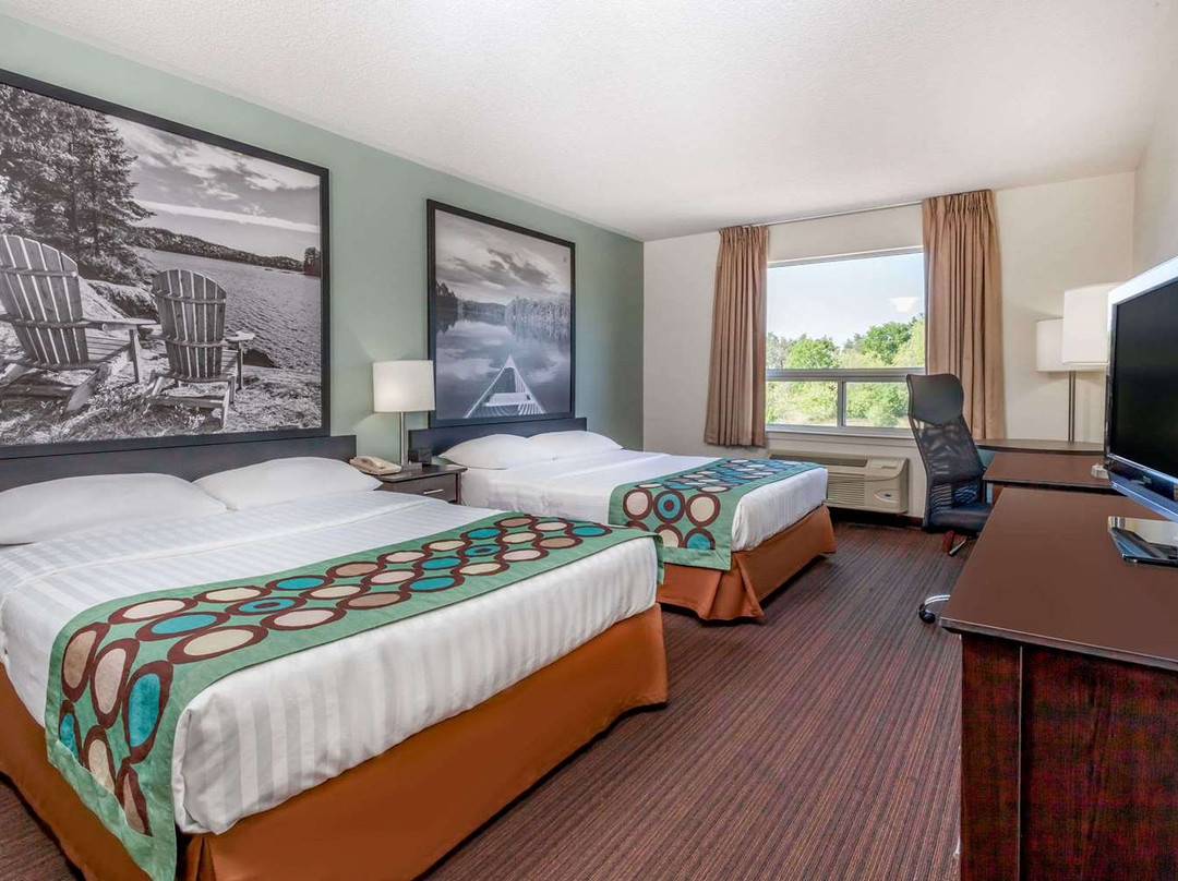 Super 8 by Wyndham Peterborough主图