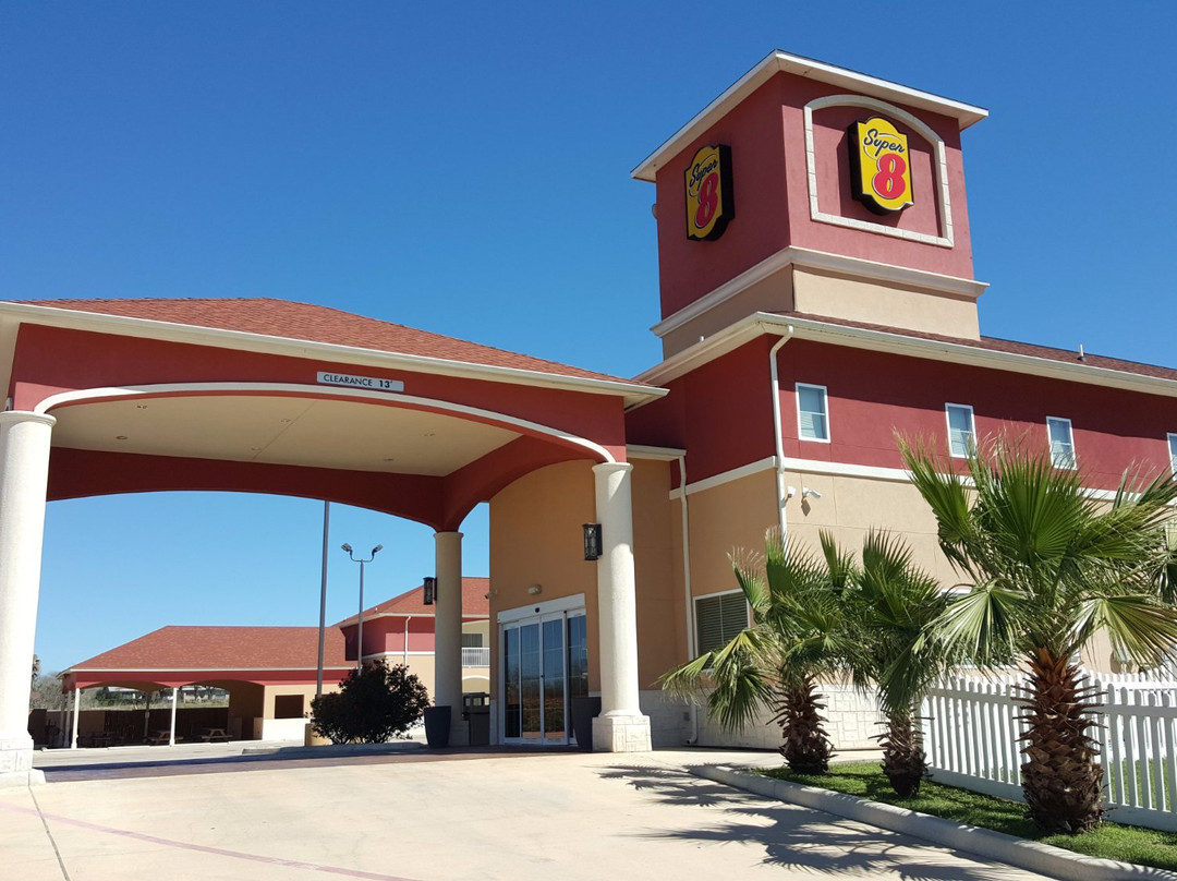 La Vernia酒店住宿-Super 8 Floresville