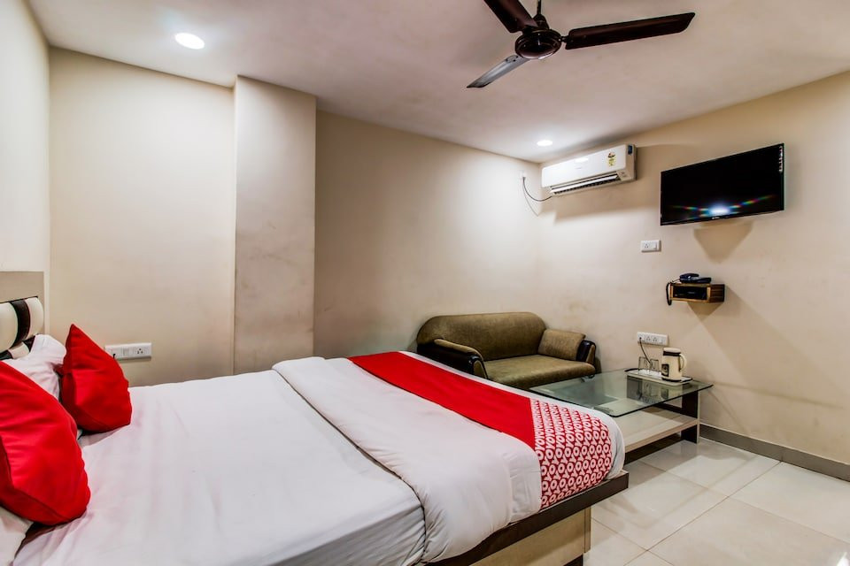 OYO 27696 Jai Ganesh Banquet Hall & Rooms