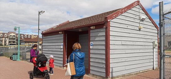 Parc du Vieux-Quai-七岛港必去景点