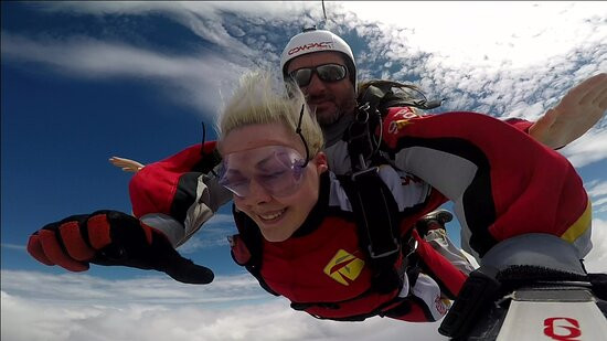 Compact Skydive & Flying-斯皮什新村必去景点