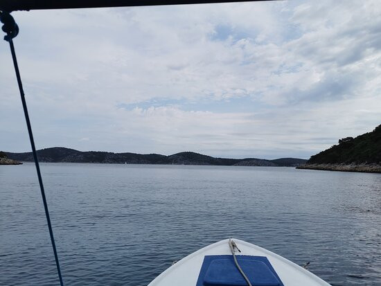 Arta Private Boat Tours Hvar – Blue & Green Caves, Red Rocks, Vis & Pakleni Islands-赫瓦尔必去景点