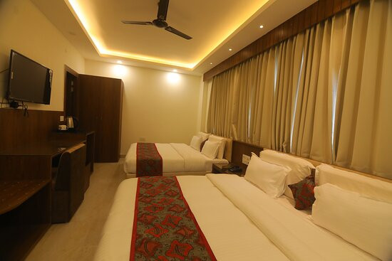 Teertham Hotel主图