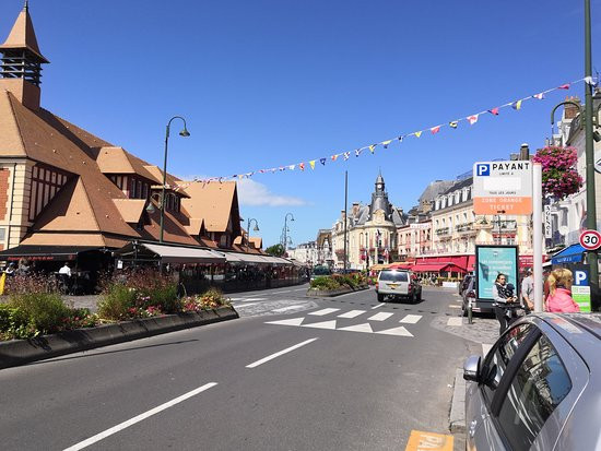 Mairie de Trouville-特鲁维尔海滨城必去景点
