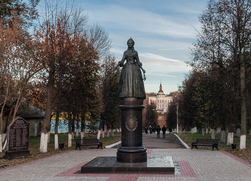 Monument to Catherine II景点图片