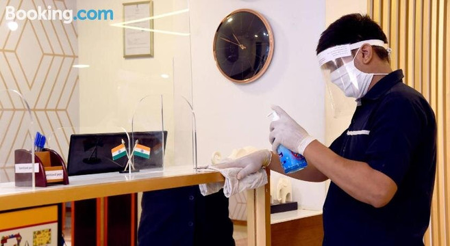 SPOT ON 87204 Hotel Royal Pamls