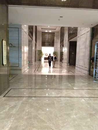 绿地铂骊酒店-商务中心/多功能厅