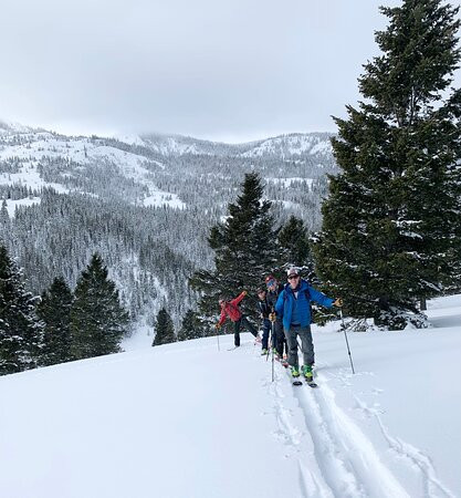 Hellroaring Powder Guides-西黄石镇必去景点